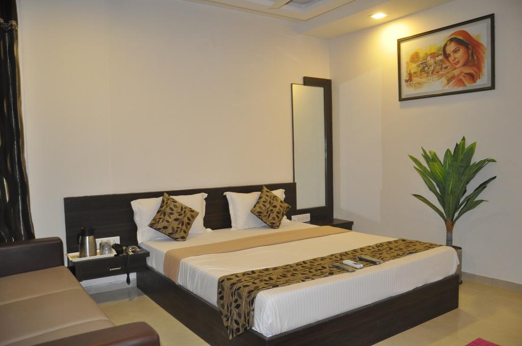 Hotel Park Inn Rajkot Extérieur photo