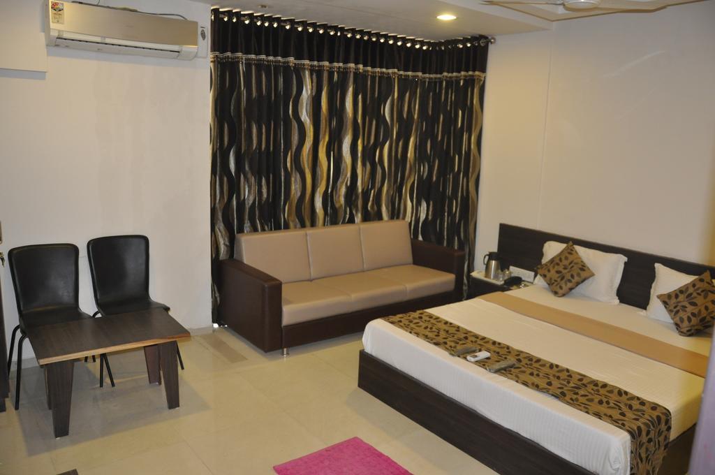 Hotel Park Inn Rajkot Chambre photo