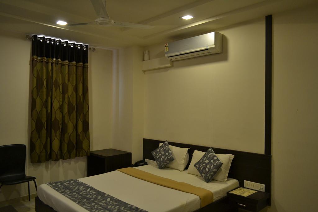 Hotel Park Inn Rajkot Chambre photo